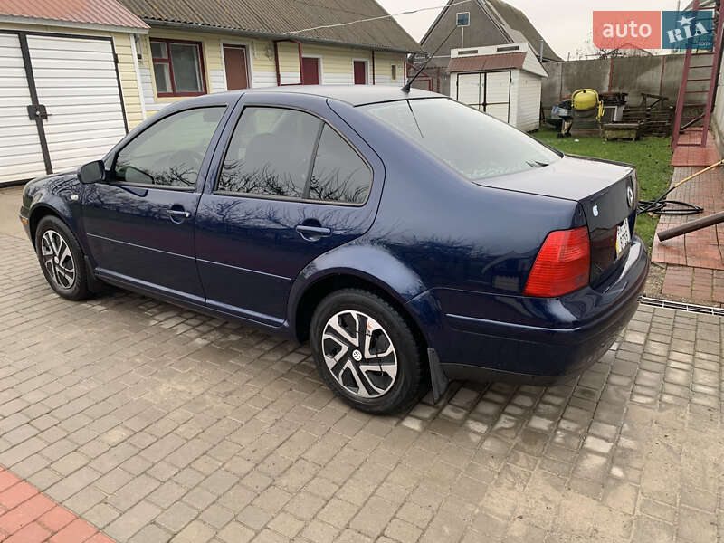 Седан Volkswagen Jetta 2003 в Хмельницком