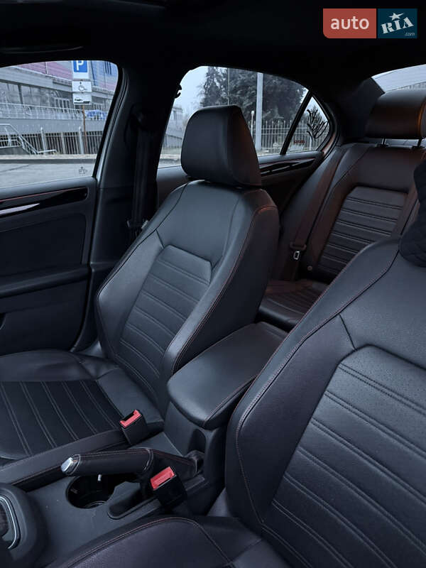 Седан Volkswagen Jetta 2016 в Запоріжжі фото 32 Седан Volkswagen Jetta 2016 в Запоріжжі