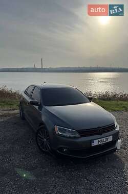 Седан Volkswagen Jetta 2012 в Днепре