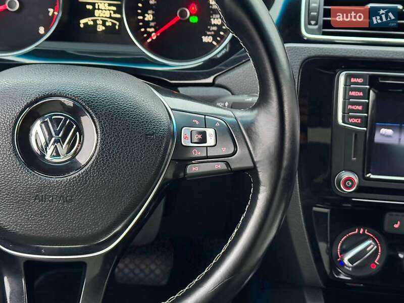 Седан Volkswagen Jetta 2016 в Києві