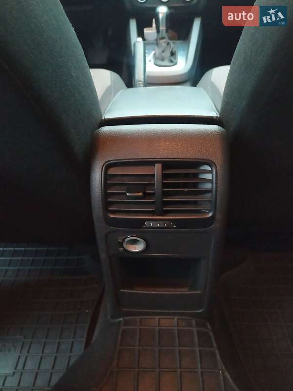 Седан Volkswagen Jetta 2013 в Тараще фото 50 Седан Volkswagen Jetta 2013 в Тараще