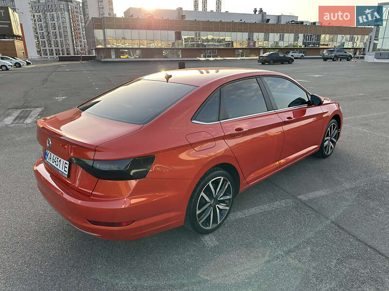 Седан Volkswagen Jetta 2019 в Киеве