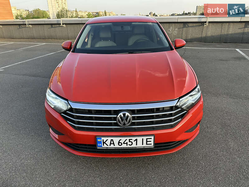 Седан Volkswagen Jetta 2019 в Киеве