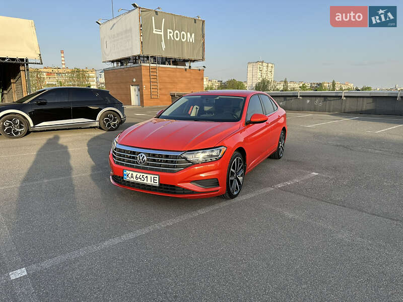 Седан Volkswagen Jetta 2019 в Киеве