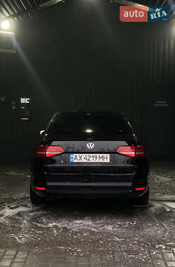 Седан Volkswagen Jetta 2015 в Харкові