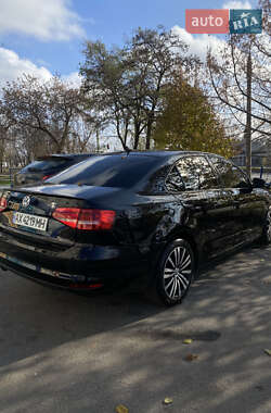 Седан Volkswagen Jetta 2015 в Харкові