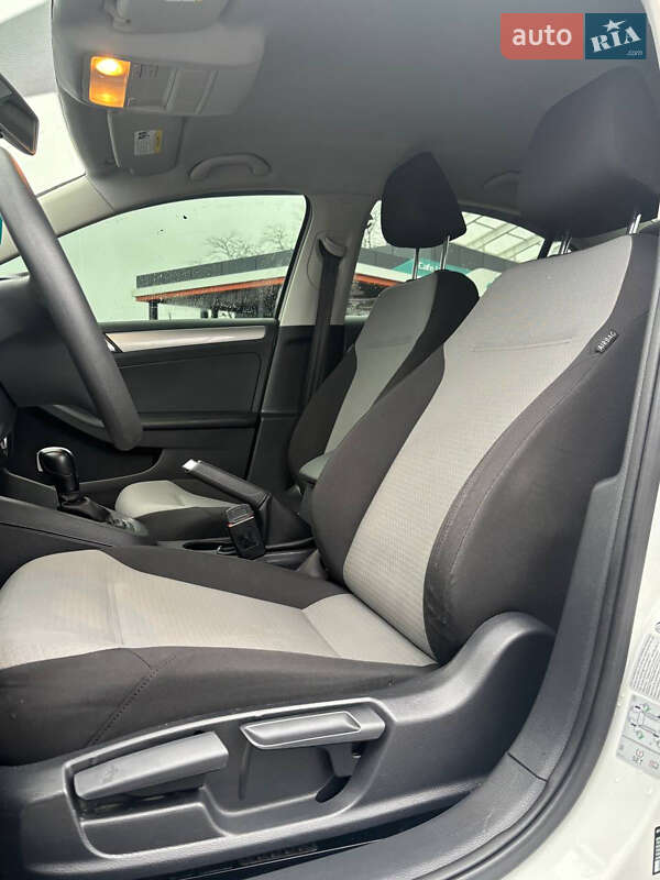 Седан Volkswagen Jetta 2017 в Кропивницькому фото 9 Седан Volkswagen Jetta 2017 в Кропивницькому