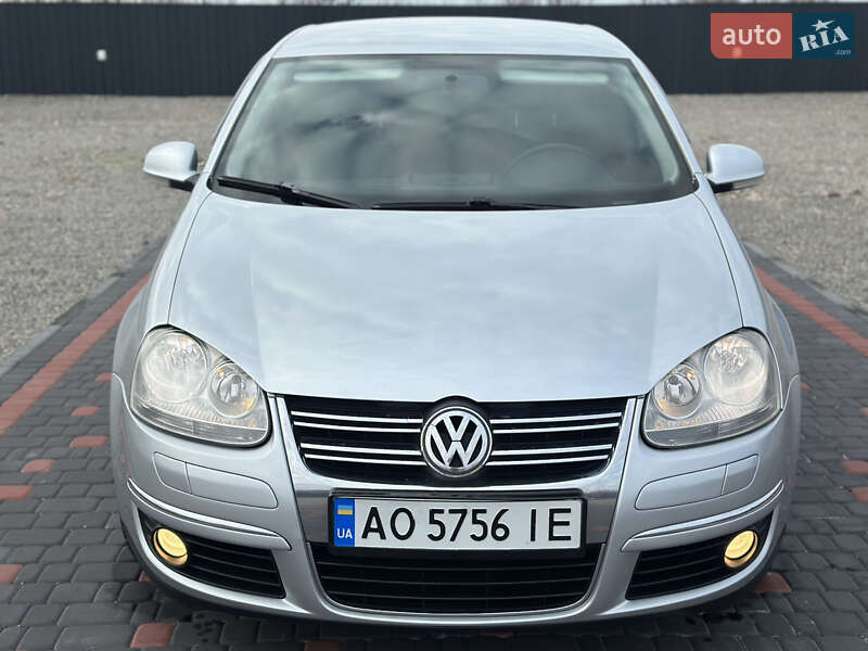 Седан Volkswagen Jetta 2010 в Берегово