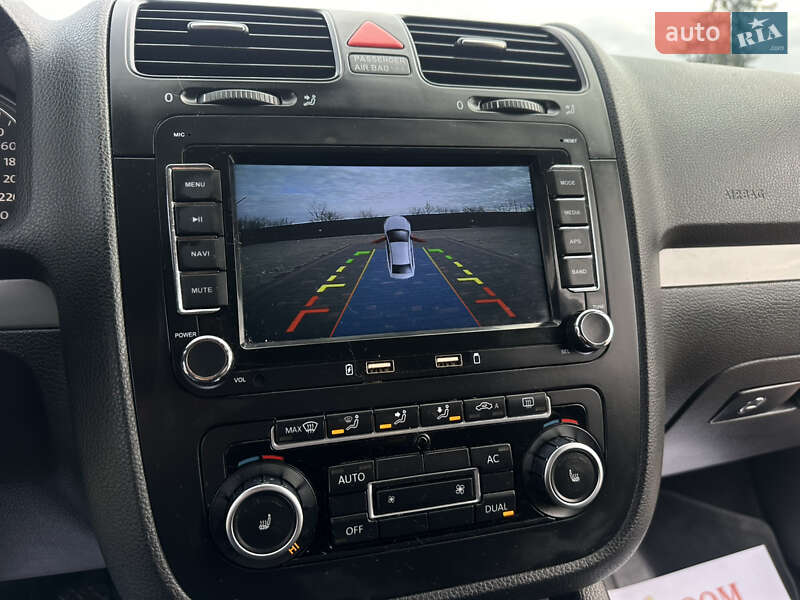 Седан Volkswagen Jetta 2010 в Берегово