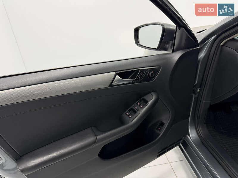 Седан Volkswagen Jetta 2017 в Одессе