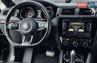 Седан Volkswagen Jetta 2015 в Полтаве