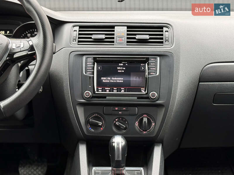 Седан Volkswagen Jetta 2015 в Киеве фото 10 Седан Volkswagen Jetta 2015 в Киеве