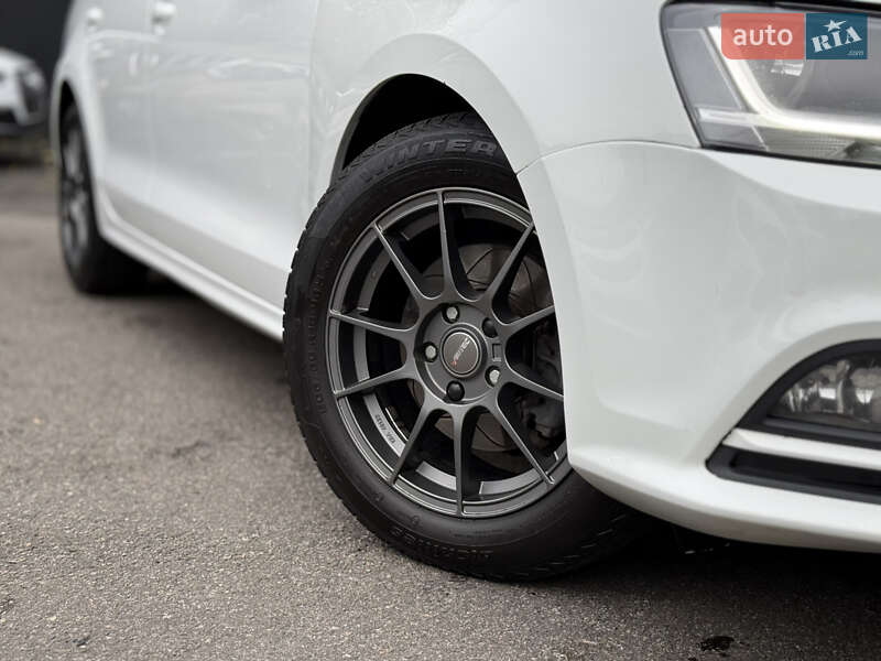 Седан Volkswagen Jetta 2015 в Киеве фото 14 Седан Volkswagen Jetta 2015 в Киеве