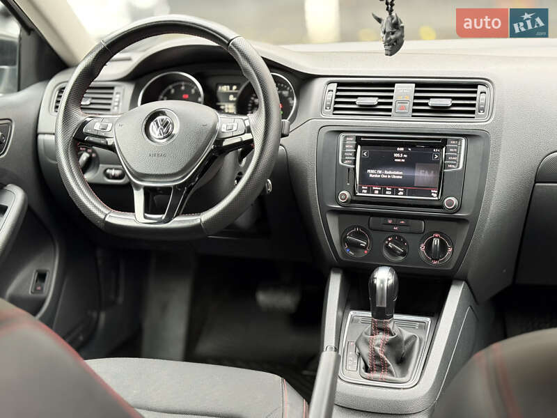 Седан Volkswagen Jetta 2015 в Киеве фото 17 Седан Volkswagen Jetta 2015 в Киеве