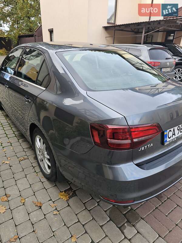 Седан Volkswagen Jetta 2016 в Черкассах