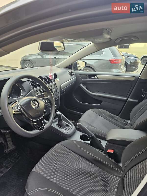 Седан Volkswagen Jetta 2016 в Черкассах