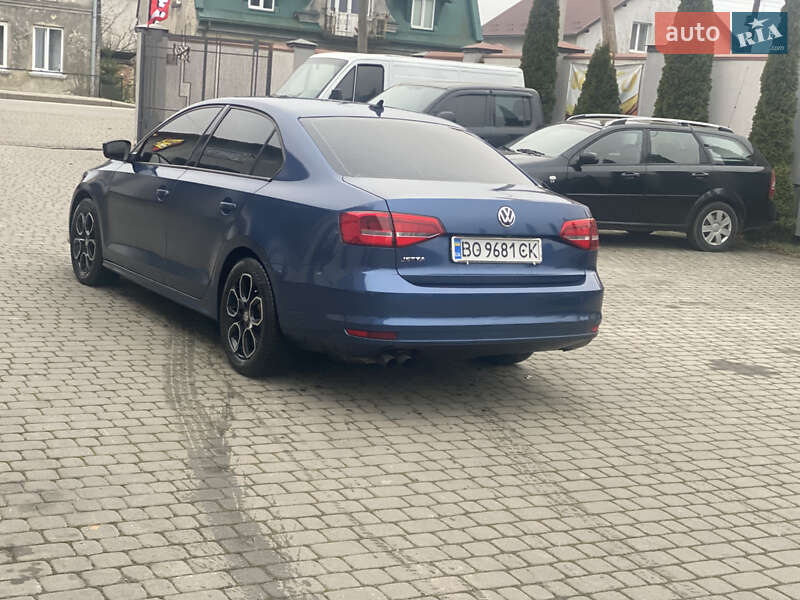 Седан Volkswagen Jetta 2015 в Городку