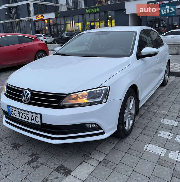 Седан Volkswagen Jetta 2016 в Львове