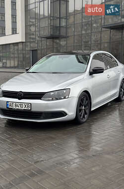 Седан Volkswagen Jetta 2014 в Днепре