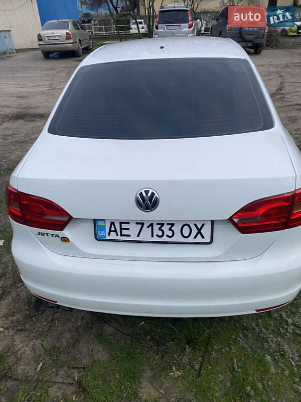 Седан Volkswagen Jetta 2014 в Дніпрі