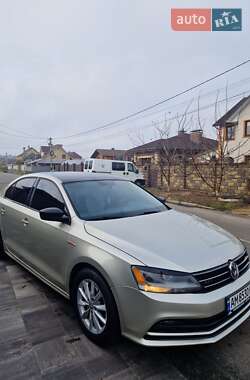Седан Volkswagen Jetta 2015 в Житомирі