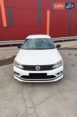 Седан Volkswagen Jetta 2016 в Киеве