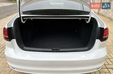 Седан Volkswagen Jetta 2016 в Одессе