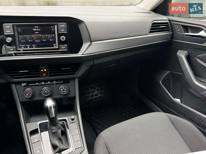 Седан Volkswagen Jetta 2018 в Києві фото 5 Седан Volkswagen Jetta 2018 в Києві