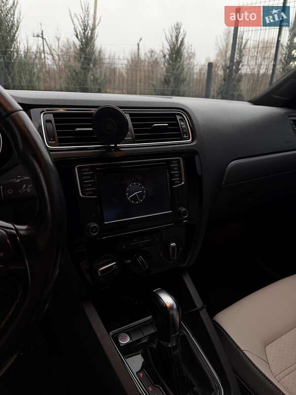 Седан Volkswagen Jetta 2016 в Полтаві