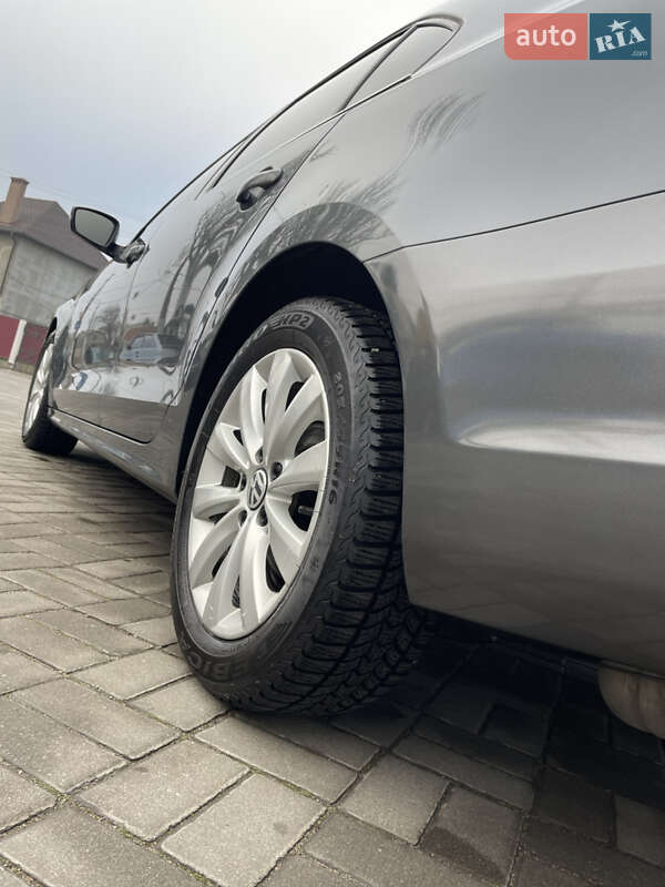 Седан Volkswagen Jetta 2014 в Запоріжжі
