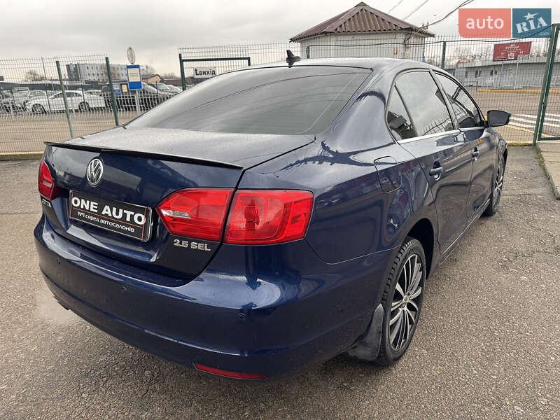 Седан Volkswagen Jetta 2012 в Києві