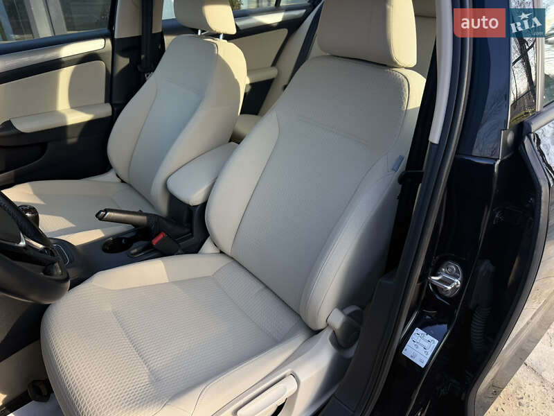 Седан Volkswagen Jetta 2016 в Івано-Франківську