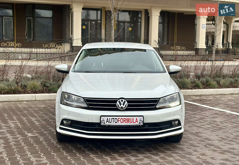 Седан Volkswagen Jetta 2016 в Киеве