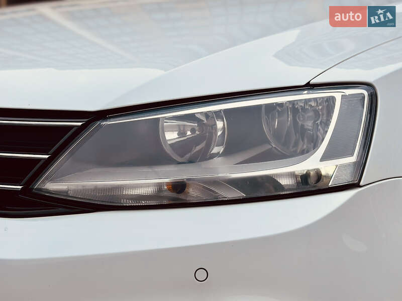 Седан Volkswagen Jetta 2016 в Киеве