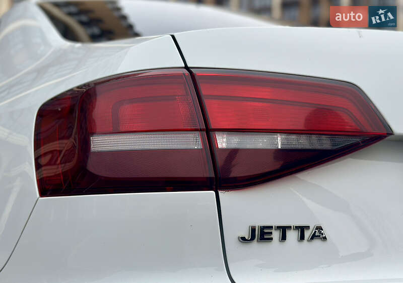 Седан Volkswagen Jetta 2016 в Киеве