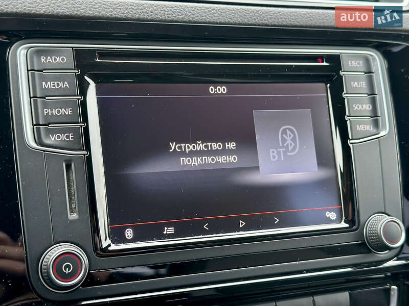 Седан Volkswagen Jetta 2016 в Киеве