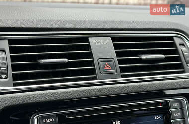 Седан Volkswagen Jetta 2016 в Киеве