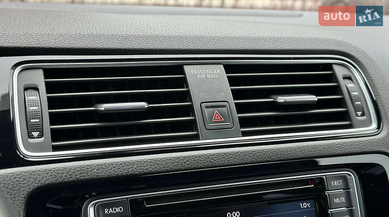 Седан Volkswagen Jetta 2016 в Киеве