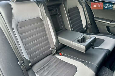 Седан Volkswagen Jetta 2016 в Киеве