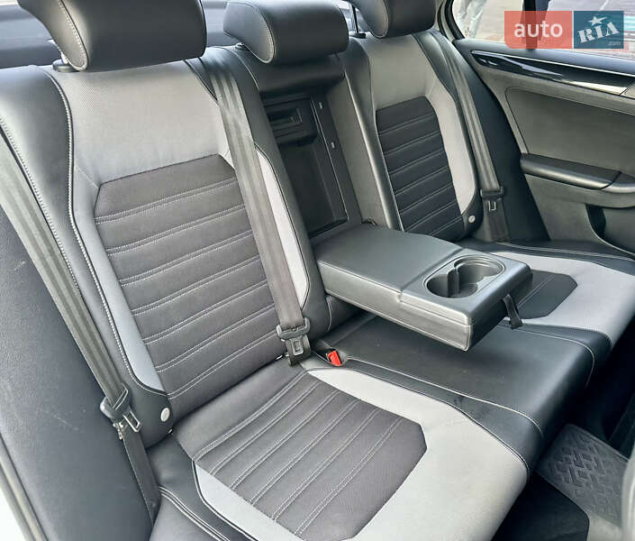 Седан Volkswagen Jetta 2016 в Киеве