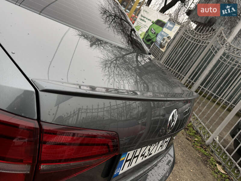 Седан Volkswagen Jetta 2016 в Одесі