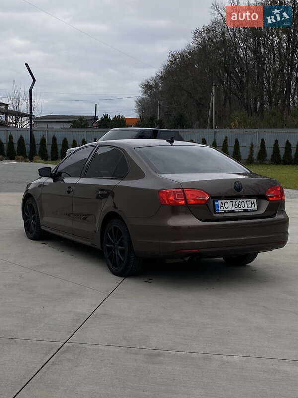 Седан Volkswagen Jetta 2013 в Луцьку