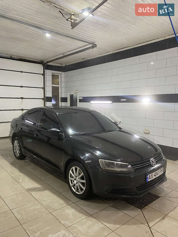 Седан Volkswagen Jetta 2011 в Лозовій