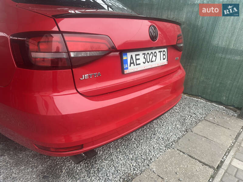 Седан Volkswagen Jetta 2016 в Днепре