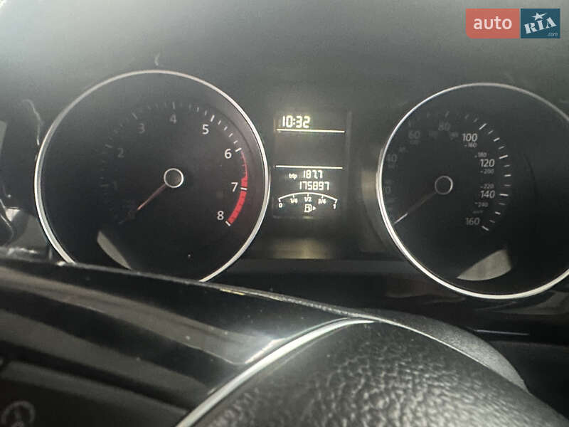 Седан Volkswagen Jetta 2016 в Днепре