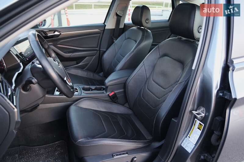 Седан Volkswagen Jetta 2018 в Києві