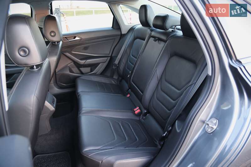 Седан Volkswagen Jetta 2018 в Києві