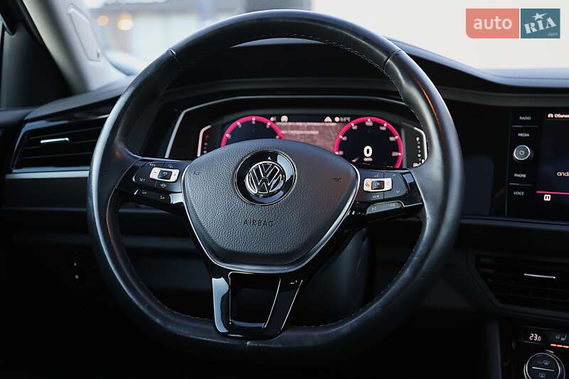 Седан Volkswagen Jetta 2018 в Києві