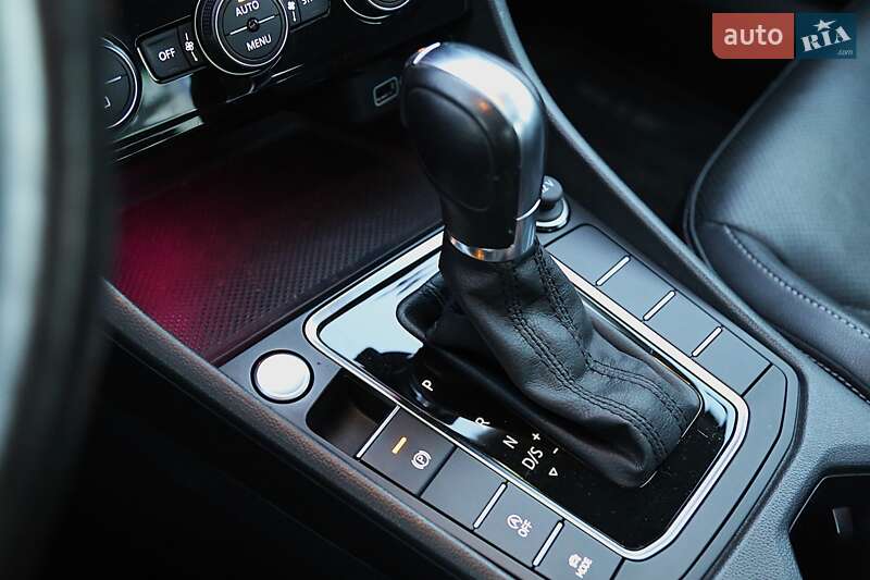 Седан Volkswagen Jetta 2018 в Києві