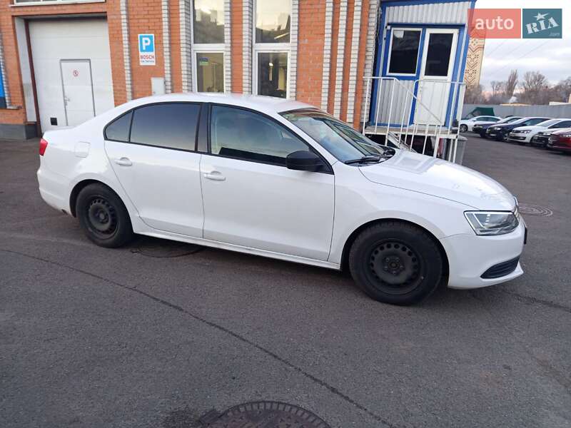 Седан Volkswagen Jetta 2013 в Києві